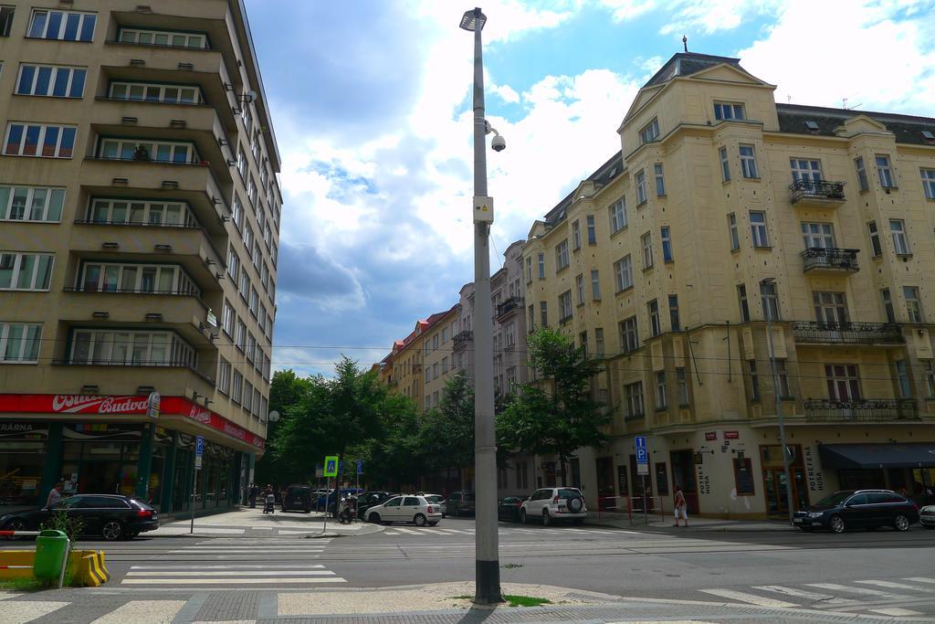 Cozy Modest Room For 2 Or 3 Persons Prague Luaran gambar